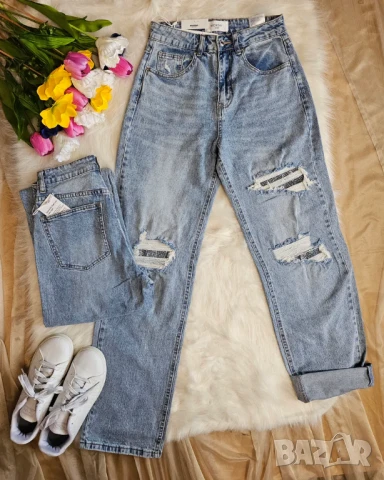 Стилни дамски дънки с ефектни камъчета 