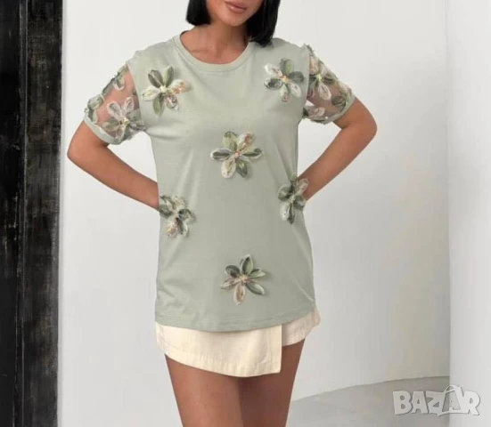 Тениска с флорал и тюл ръкав  