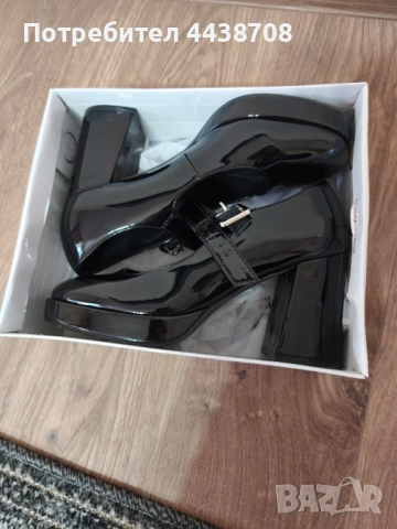 Лачени дамски обувки 