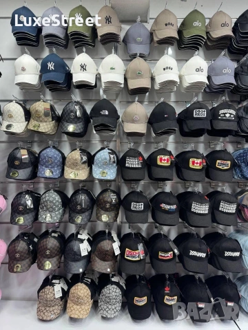 FENDI 🫟 DSQUARED2 🫟MIU MIU 🫟 LOEWE 🫟 ADIDAS 🫟 NIKE 🫟 JORDAN 🫟 VALENTINO 🫟 LOUIS VUITTON 🫟, снимка 4 - Шапки - 54138828