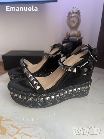 Louboutin сандали с платформа, снимка 6 - Сандали - 56202571