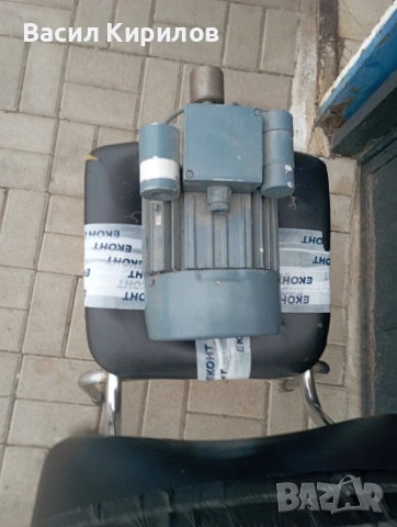 Електро двигател мотор Български 1,5кв 2860обр, снимка 5 - Електродвигатели - 53180043