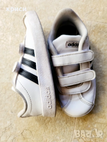 Детски оригинални бели маратонки Adidas 26 номер