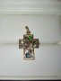 18 к. дизайнерски златен кръст със скъпоценни камъни /изумруд,сапфир,рубин..., снимка 1 - Колиета, медальони, синджири - 39301738