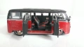 Volkswagen T1 Samba, метален микробус на Bburago с отварящи врати. , снимка 2