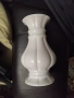 Красива ваза...бяла керамика порцелан - 20 см, снимка 4