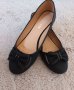 Черни ниски обувки тип пантофка / балерина с панделка, снимка 1 - Дамски елегантни обувки - 37399848