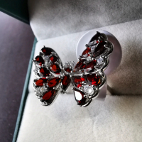 Сребърен 925 пръстен - Пеперуда с Родиево покритие и Натурални Гранати и Циркони!, снимка 2 - Пръстени - 44698842