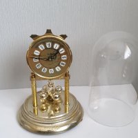 Немски настолен кварцов часовник с колба, снимка 2 - Антикварни и старинни предмети - 42672781