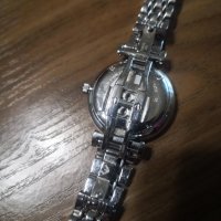Оригинален дамски часовник Emporio/Armani, снимка 3 - Луксозни - 37526720