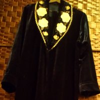  Коллекционный дамский, велюровый, длинный халат. Вышивка. Европейский размер :40 /42, снимка 2 - Колекции - 35241963