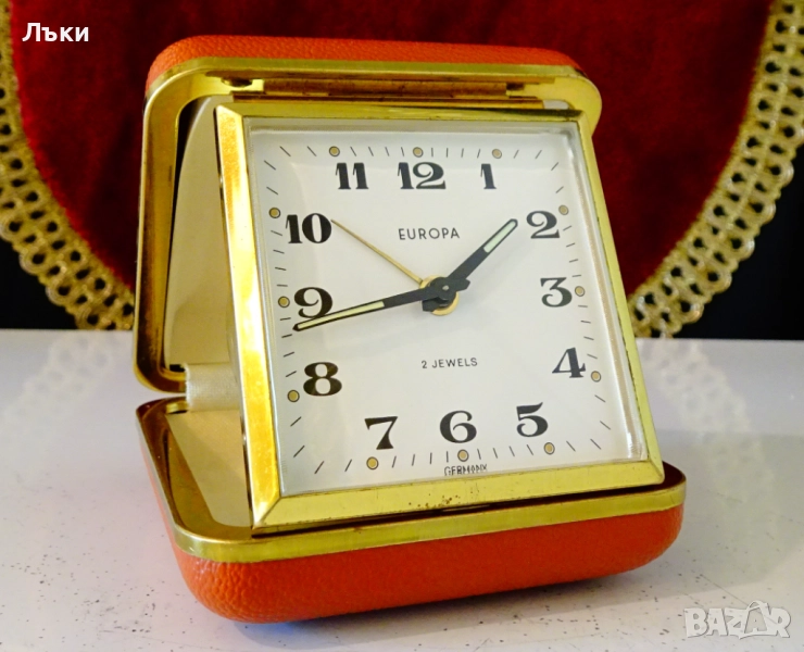 Europa механичен настолен часовник будилник,рубини,кожа. , снимка 1