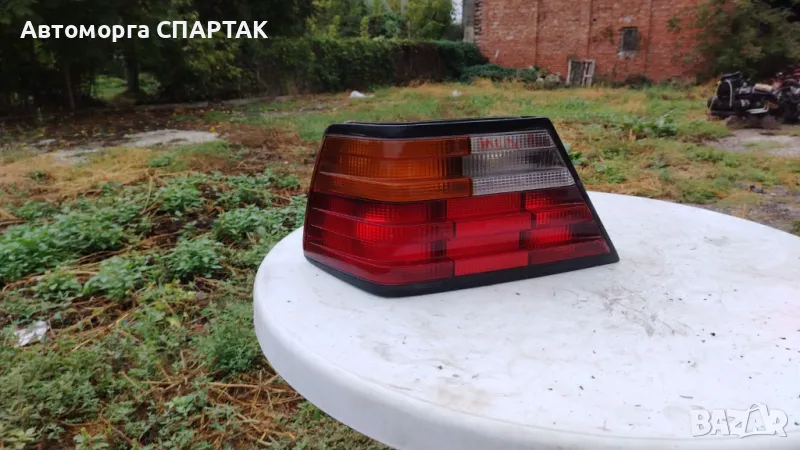 Ляв и десен стоп Mercedes E-class W124 седан (1984-1996г.), снимка 1