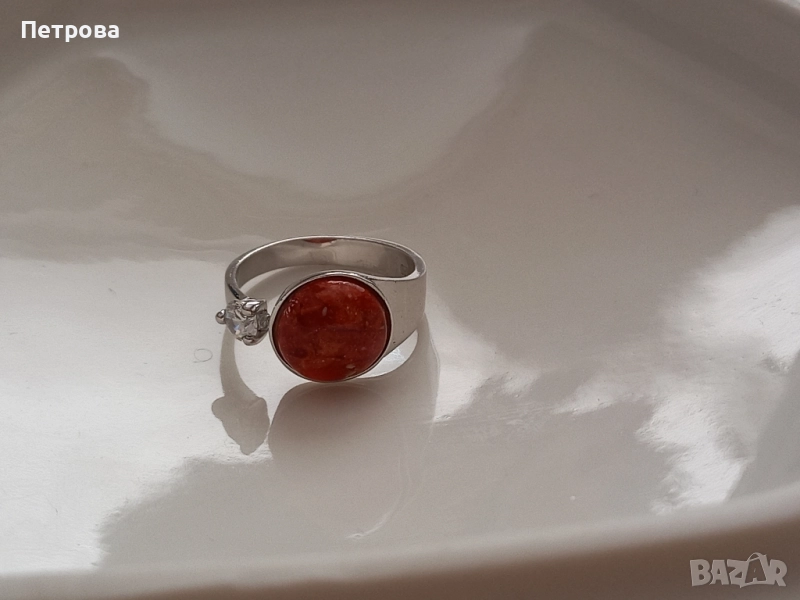Нов сребърен пръстен с естествен корал и циркон, снимка 1
