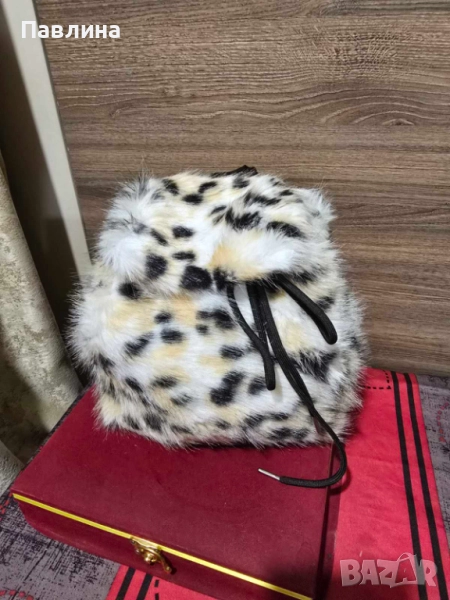 Дамска пухена нова раница, снимка 1