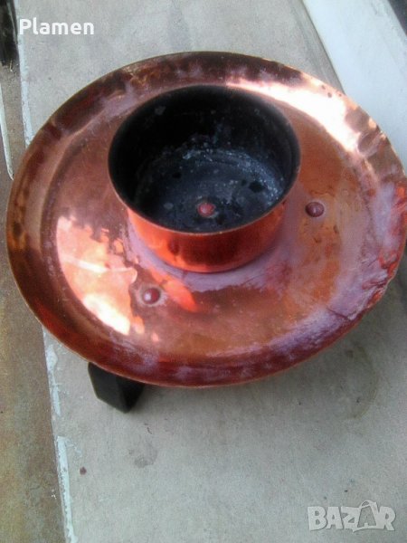 Свещник с пепелник от мед и крачета от ковано желязо, снимка 1