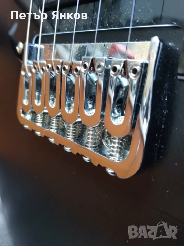  Squier Stratocaster Custom, снимка 4 - Китари - 53131167