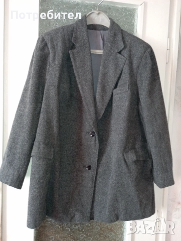 Дамски вълнен костюм – пола и сако - за едри дами 