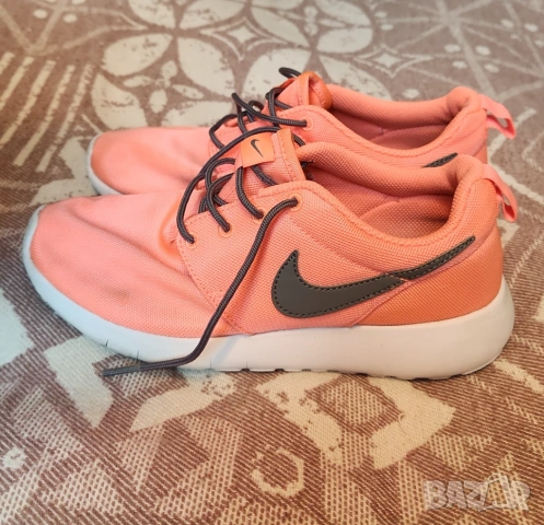 Оригинални дамски маратонки Nike, снимка 6 - Маратонки - 54137699