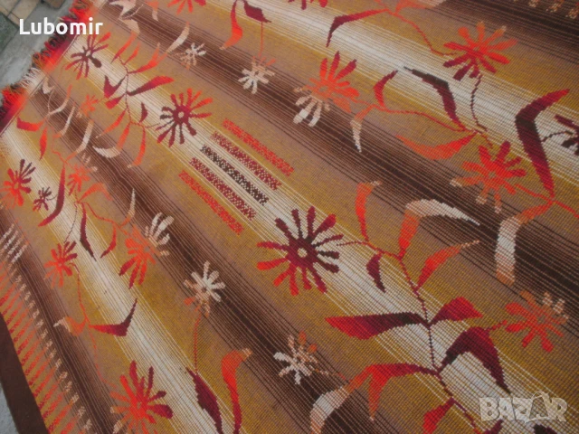 Килим автентичен от миналия век !, снимка 3 - Килими - 50688807