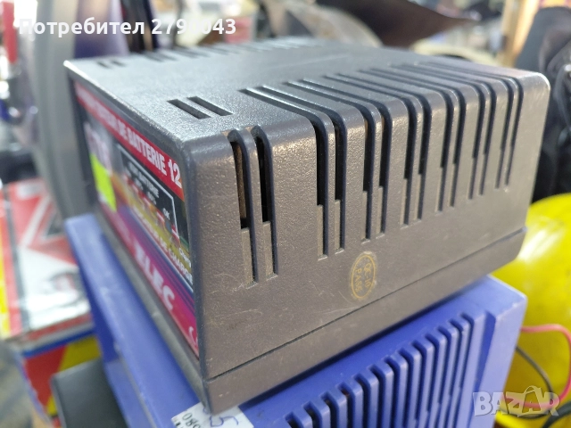 зарядно за акумулатор , снимка 2 - Аксесоари и консумативи - 52854291