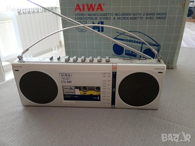 Aiwa CS-M1- мини Boombox, снимка 2 - Радиокасетофони, транзистори - 51618444