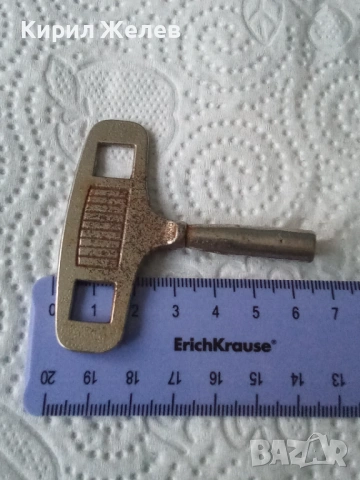 Ключ за стенен часовник 52056, снимка 4 - Антикварни и старинни предмети - 53137459