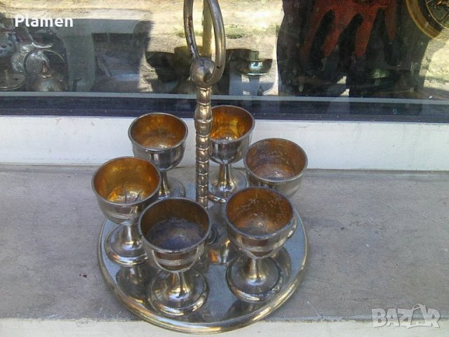 Старо кръгло метално сервизче от 6 чаши за коняк с дръжка и поставка за чашите