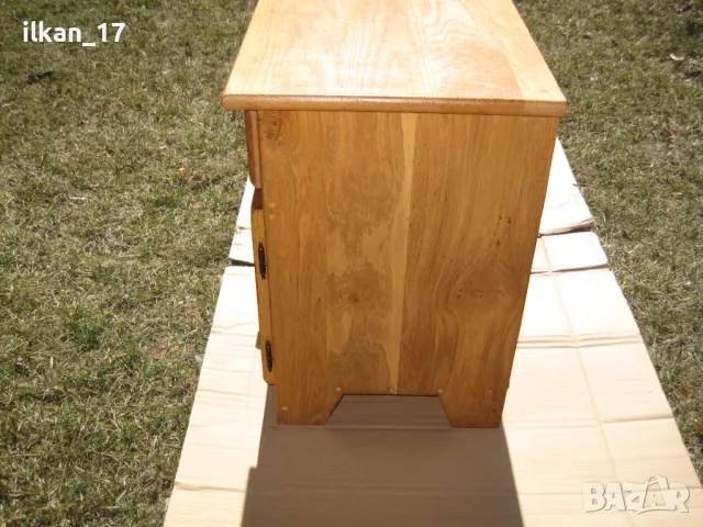 Нощно шкафче Пълен Масив от дъбова дървесина внос от Холандия в Отлично състояние!, снимка 3 - Шкафове - 49411640