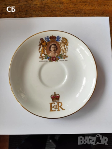 Британски кралски сувенирни чинийки в чест на Елизабет II и принц Чарлз, снимка 2 - Антикварни и старинни предмети - 52989828
