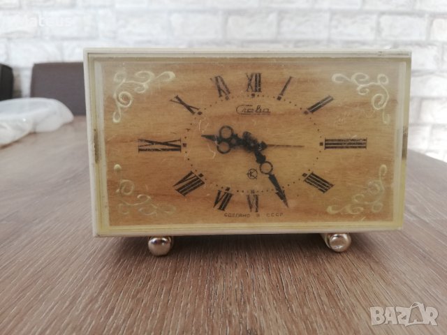 Стар съветски часовник Слава, снимка 1 - Антикварни и старинни предмети - 38478906