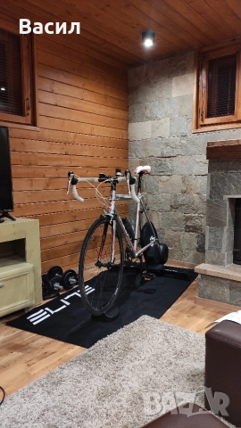 Смарт тренажор Elite Direto XR с шосеен велосипед Felt, снимка 1