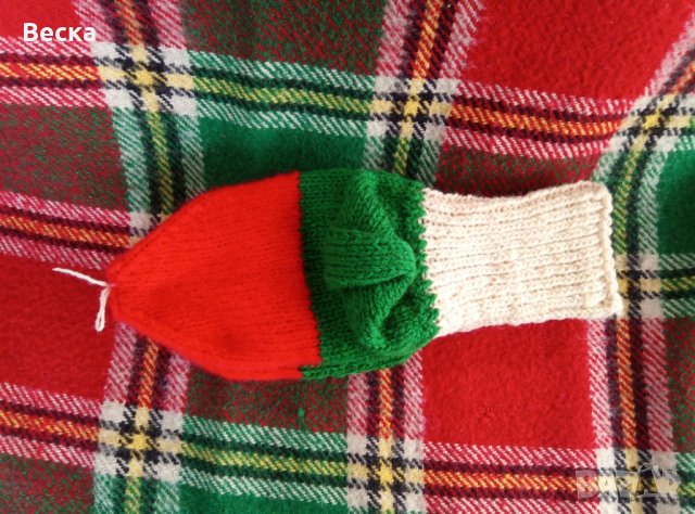 Вълнени чорапи ръчно изработени, снимка 4 - Други - 24197934