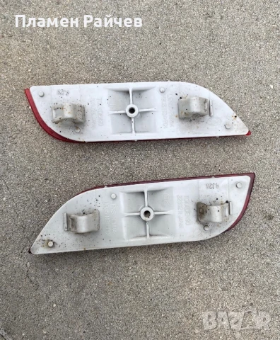 Светлоотразители за задна броня Субару Импреза, снимка 2 - Аксесоари и консумативи - 50699155