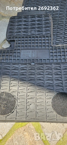 Оригинални гумени стелки BMW X3, снимка 5 - Аксесоари и консумативи - 54235261