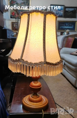 Елегантна нощна лампа с  основа от масивна дърво с топъл естествен финиш и кремав текстилен абажур., снимка 6 - Настолни лампи - 52388078