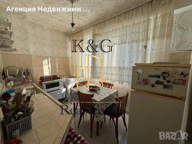 Двустаен в ж.к " Орел " - района на пазара