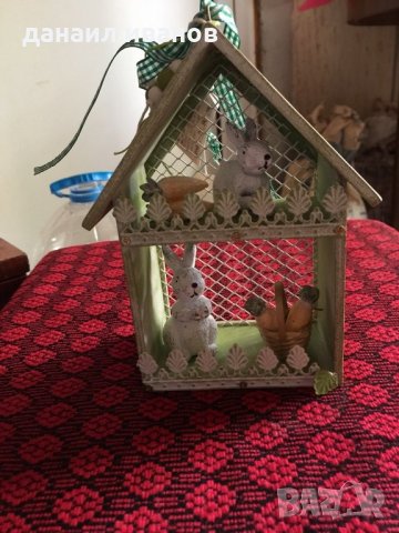 Къща с две зайчета 