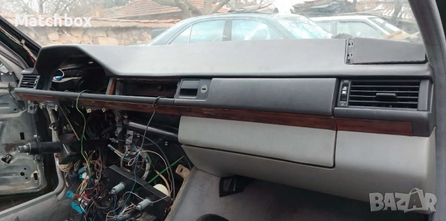 Табло тапицерия за Мерцедес 124, снимка 3 - Части - 43550621