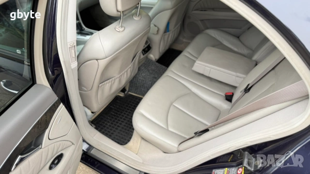Mercedes E 270, снимка 13 - Автомобили и джипове - 53916435