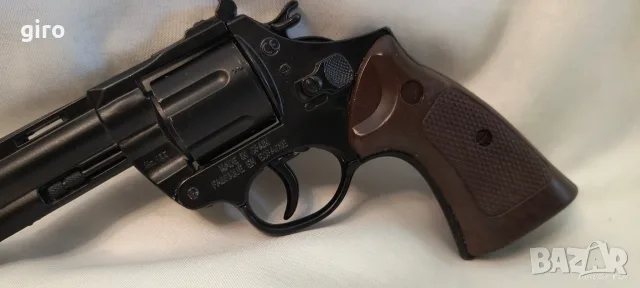 Колекционерски револвер с капси – реплика на Colt Python Magnum .357, снимка 9 - Колекции - 56112820