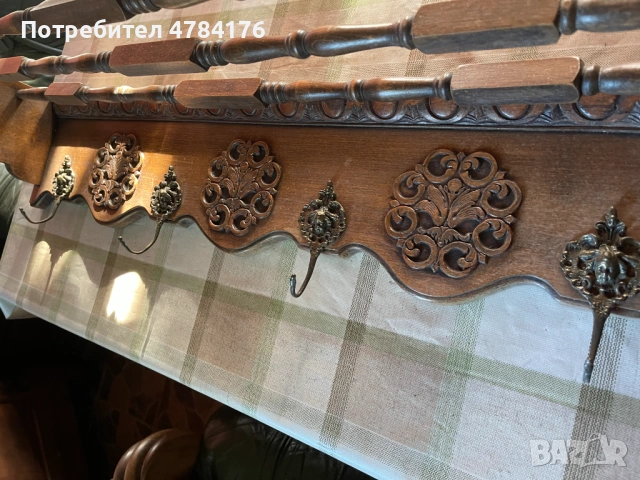 продавам старинна стенна закачалка с рафт масивен дъб , снимка 3 - Антикварни и старинни предмети - 54210564