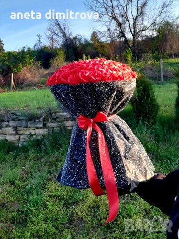 Букет с 101 рози, снимка 2 - Подаръци за жени - 54312157