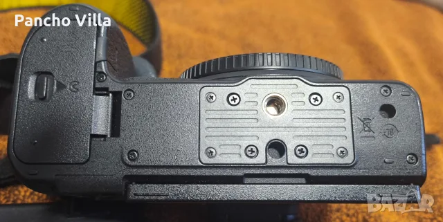 Nikon Z5 тяло безогледална камера, снимка 4 - Фотоапарати - 56124253