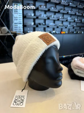 Loewe дамски зимни шапки различни цветове , снимка 10 - Шапки - 48180828