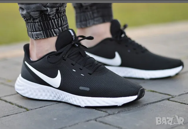 маратонки Nike Revolution 5 номер 44