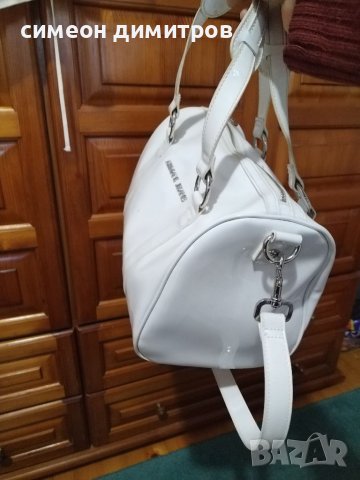 Emporio Armani -  Италия!!! , снимка 2 - Чанти - 36632828