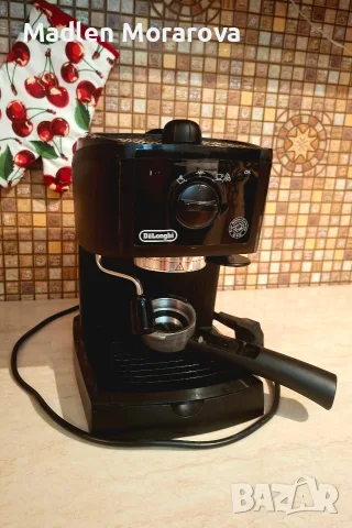Еспресо Кафемашина DeLonghi , снимка 2 - Кафемашини - 55801570