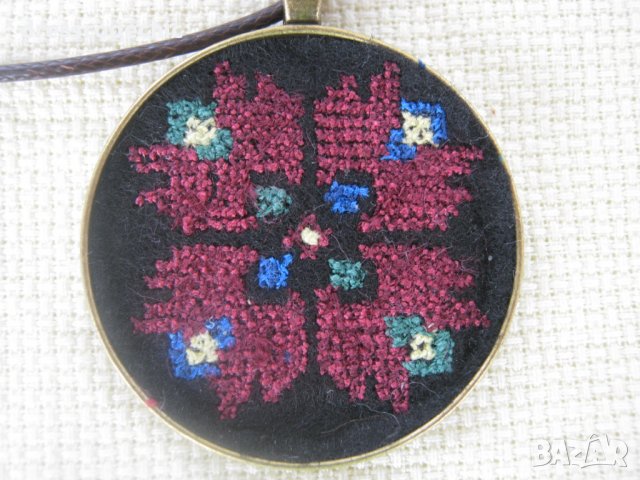 Бродирани бижута с шевици 1, снимка 3 - Колиета, медальони, синджири - 28531100