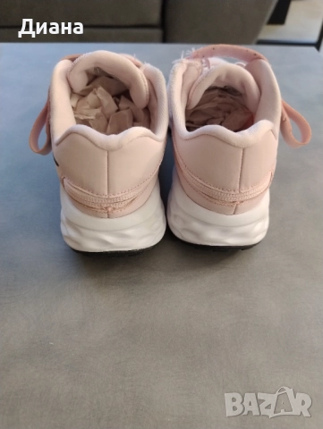 Детски маратонки Nike revolution 6 flyease nn, размер 35,5 (стелка 22,5 см) , снимка 4 - Детски маратонки - 52103790
